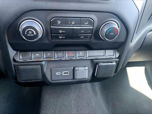 Used 2022 Chevrolet Silverado 1500 Custom Trail Boss AWD/4WD image 24