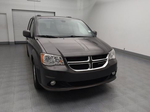 Used 2019 Dodge Grand Caravan SXT FWD image 14