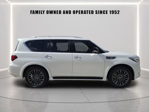 Used 2024 INFINITI QX80 Sensory AWD/4WD image 2