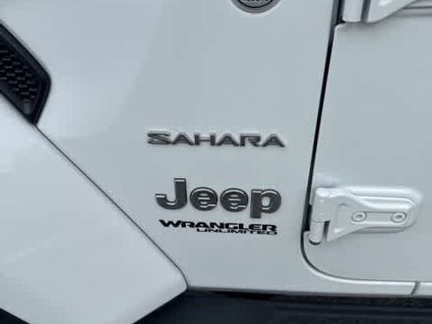 Used 2022 Jeep Wrangler Unlimited Sahara image 11