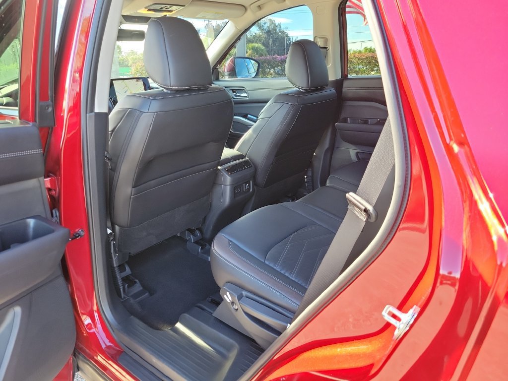 Certified 2024 Nissan Pathfinder Platinum w/ Cargo Package FWD image 10