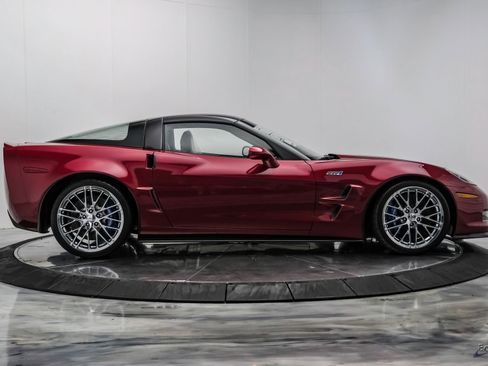 Used 2010 Chevrolet Corvette ZR1 w/ Preferred Equipment Group RWD image 19