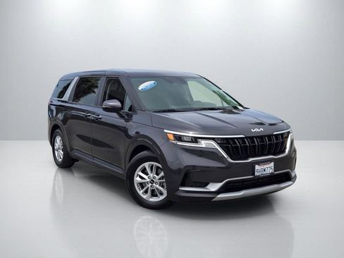 Used 2024 Kia Carnival LX FWD image 1