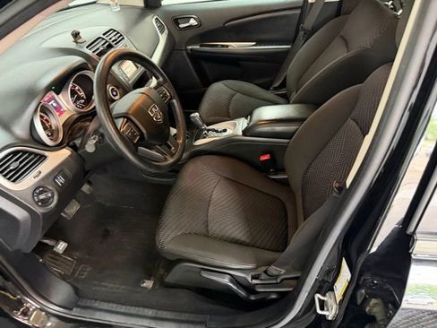 Used 2019 Dodge Journey SE FWD image 13