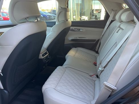 Used 2025 Genesis GV70 3.5T Sport w/ Sport Prestige Package image 11