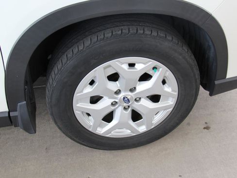 Used 2020 Subaru Forester Premium w/ Alloy Wheel Package image 29