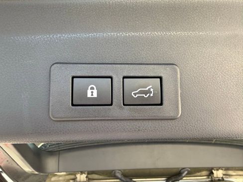 Certified 2025 Subaru Ascent Premium AWD/4WD image 30