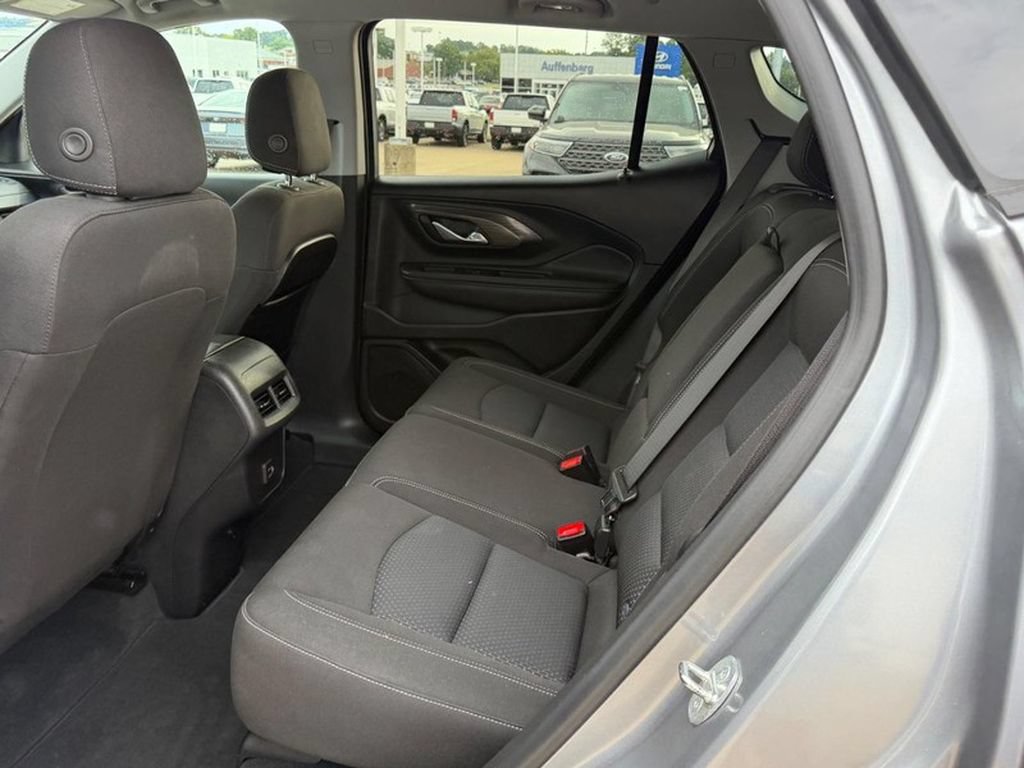 Used 2023 GMC Terrain SLE w/ Driver Convenience Package FWD image 9