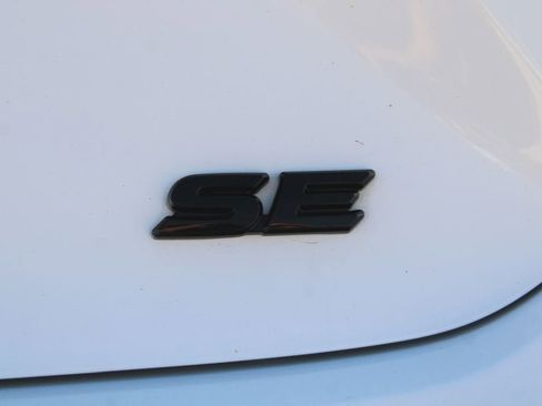 Used 2025 Toyota Camry SE FWD image 18