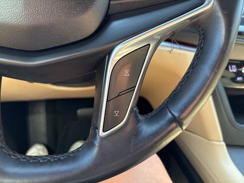 Used 2018 Cadillac XT5 Luxury image 22