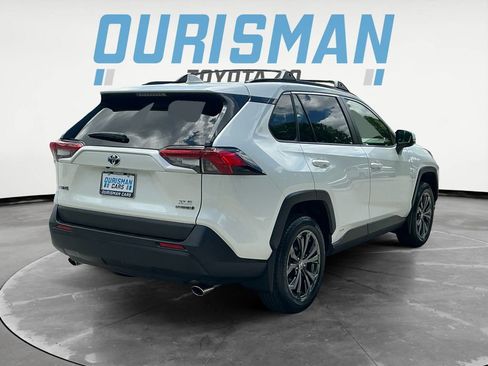 Used 2022 Toyota RAV4 XLE Premium AWD/4WD image 7