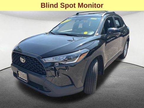 Used 2023 Toyota Corolla Cross LE w/ Moonroof Package AWD/4WD image 5