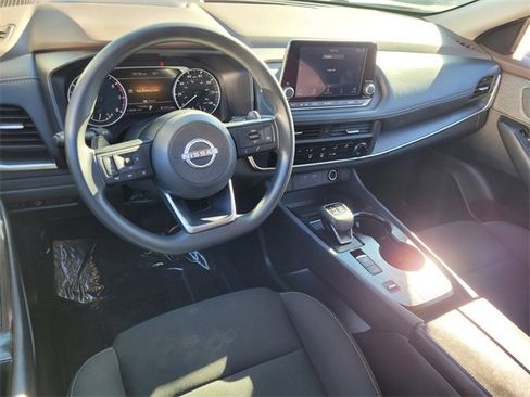 Used 2023 Nissan Rogue S image 7