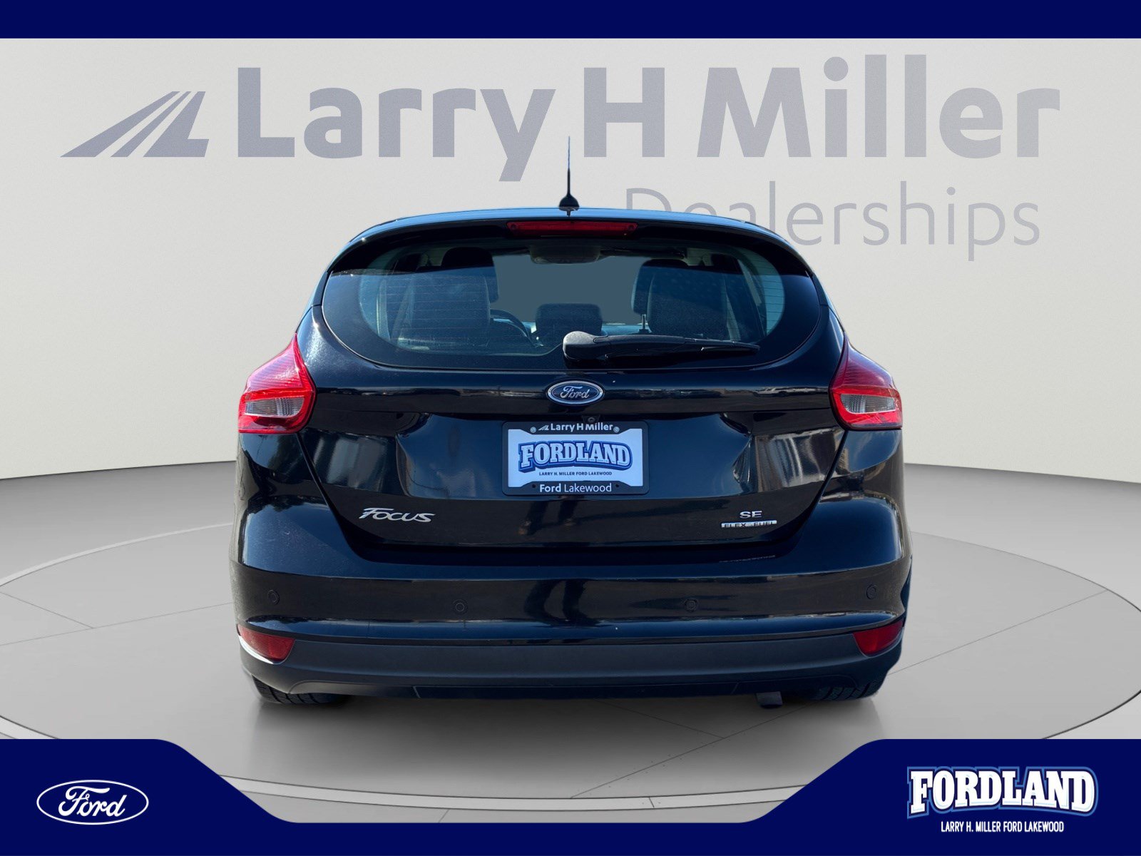 Used 2016 Ford Focus SE w/ Equipment Group 201A FWD image 4