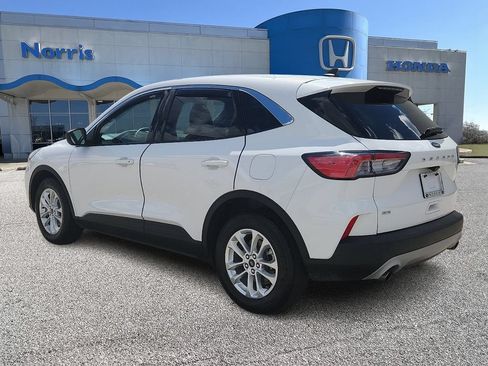 Used 2022 Ford Escape SE w/ Convenience Package FWD image 3