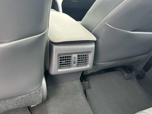 Used 2020 Toyota Camry XLE w/ Driver Assist Package image 18