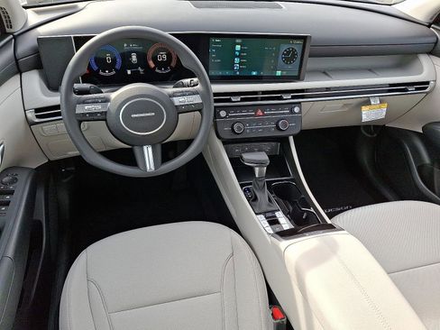 New 2026 Hyundai Tucson SE image 7