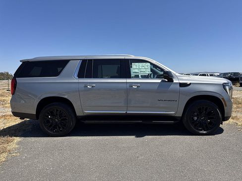 New 2026 GMC Yukon XL Elevation w/ Elevation Premium Package AWD/4WD image 3