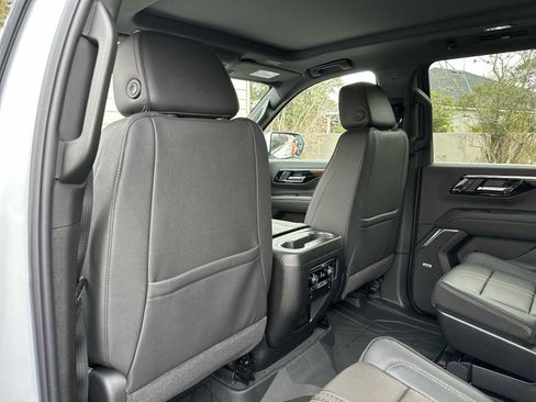 New 2026 Chevrolet Suburban High Country RWD image 16