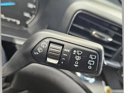 Used 2022 Ford Explorer ST-Line AWD/4WD image 18