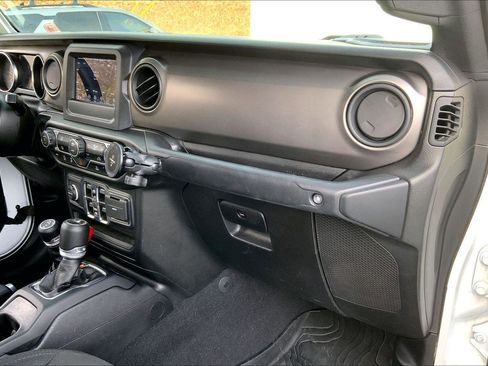 Used 2021 Jeep Gladiator Sport image 14