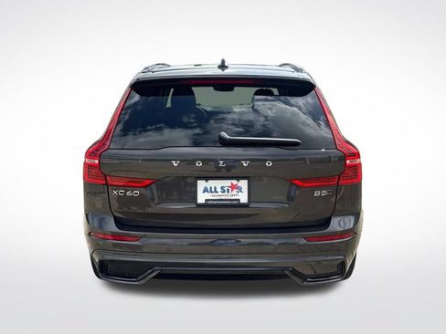 Certified 2025 Volvo XC60 B5 Plus AWD/4WD image 8