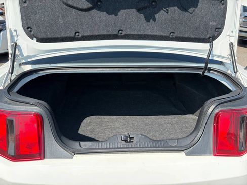 Used 2010 Ford Mustang Coupe RWD image 12