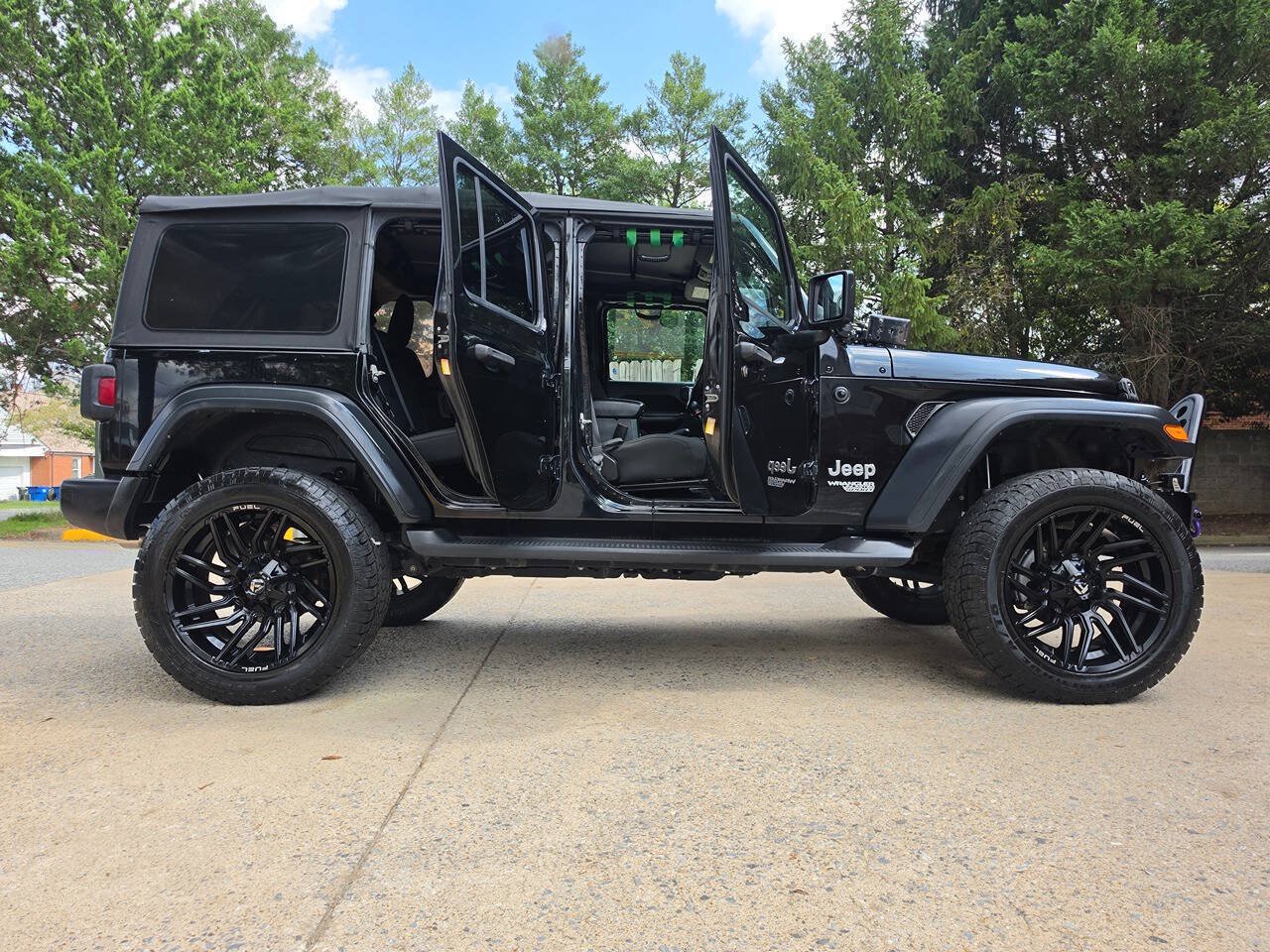 Used 2018 Jeep Wrangler Unlimited Sport AWD/4WD image 3