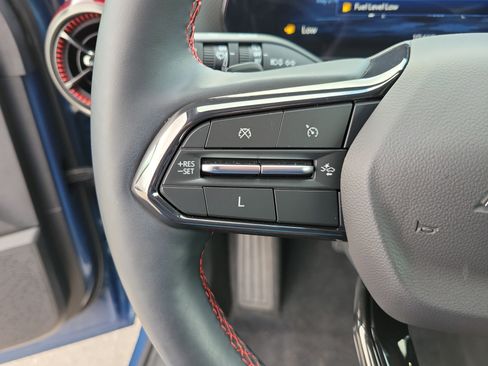 Used 2025 Chevrolet Equinox RS w/ Safety and Technology Package FWD image 21