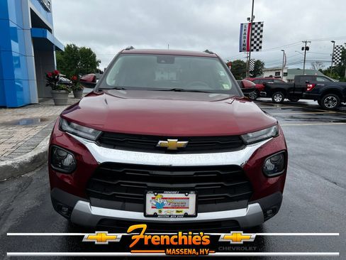 Used 2022 Chevrolet TrailBlazer LT AWD/4WD image 2