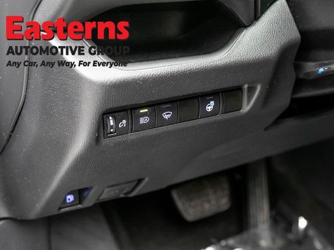 Used 2021 Toyota RAV4 XLE w/ XLE Grade Weather Package AWD/4WD image 21