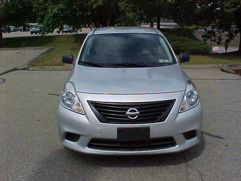 Used 2012 Nissan Versa S w/ Cruise Control Pkg image 3