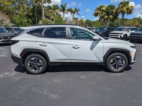 Certified 2025 Hyundai Tucson SEL w/ Tow & Go Package AWD/4WD image 3