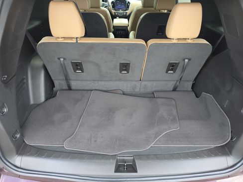 Used 2023 Chevrolet Traverse Premier image 12