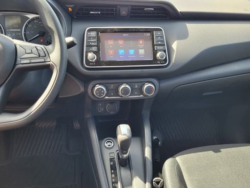 New 2025 Nissan Kicks Play S image 8