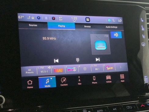 Certified 2024 Jeep Wagoneer L Series III w/ Flexible Seating Group image 22