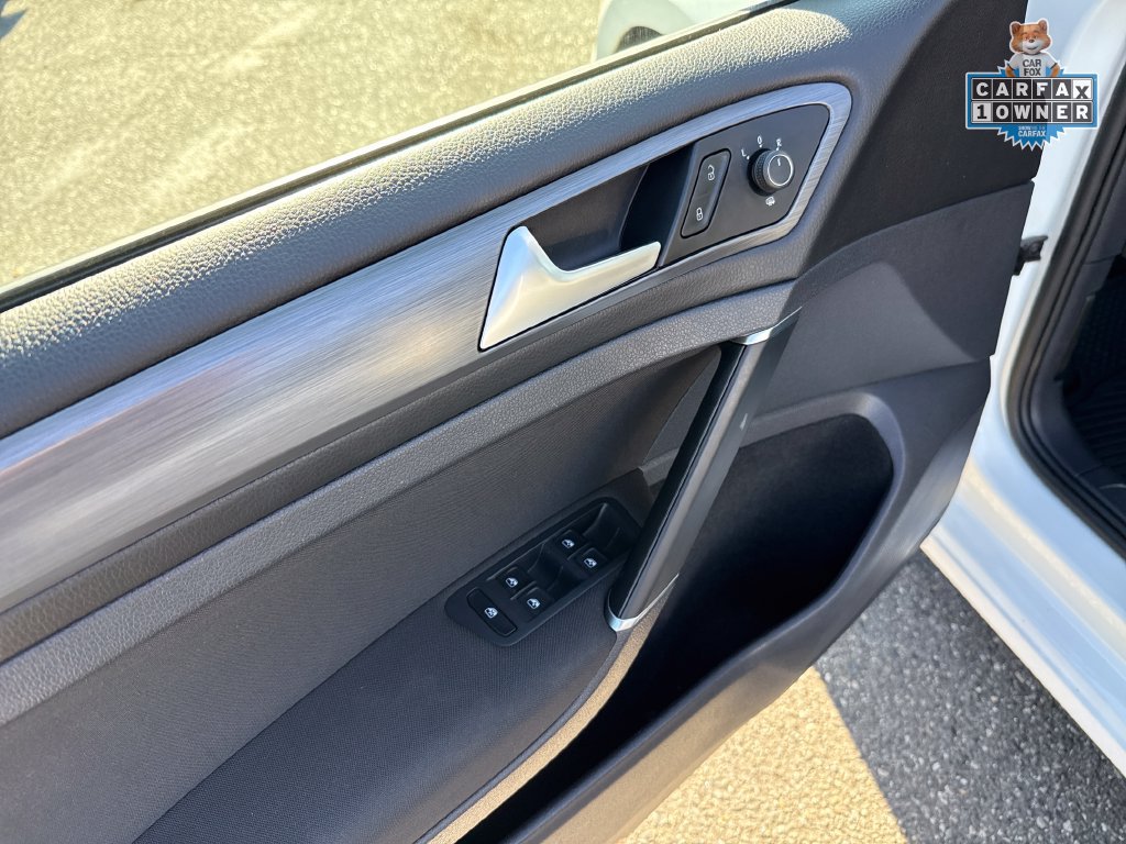 Used 2019 Volkswagen Golf S w/ Driver Assistance Package FWD image 14