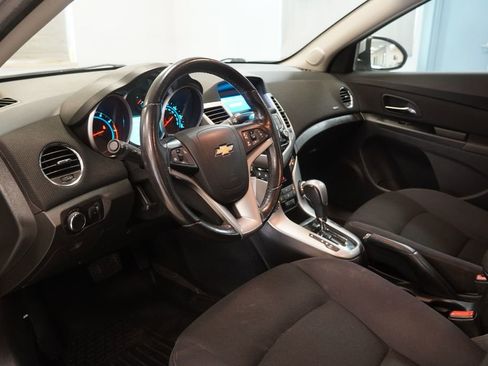 Used 2013 Chevrolet Cruze LT image 6
