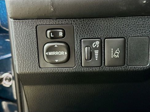 Used 2018 Toyota RAV4 XLE AWD/4WD image 12