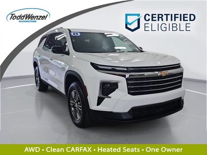 Used 2025 Chevrolet Traverse LT