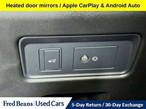 Used 2024 Land Rover Discovery S image 12