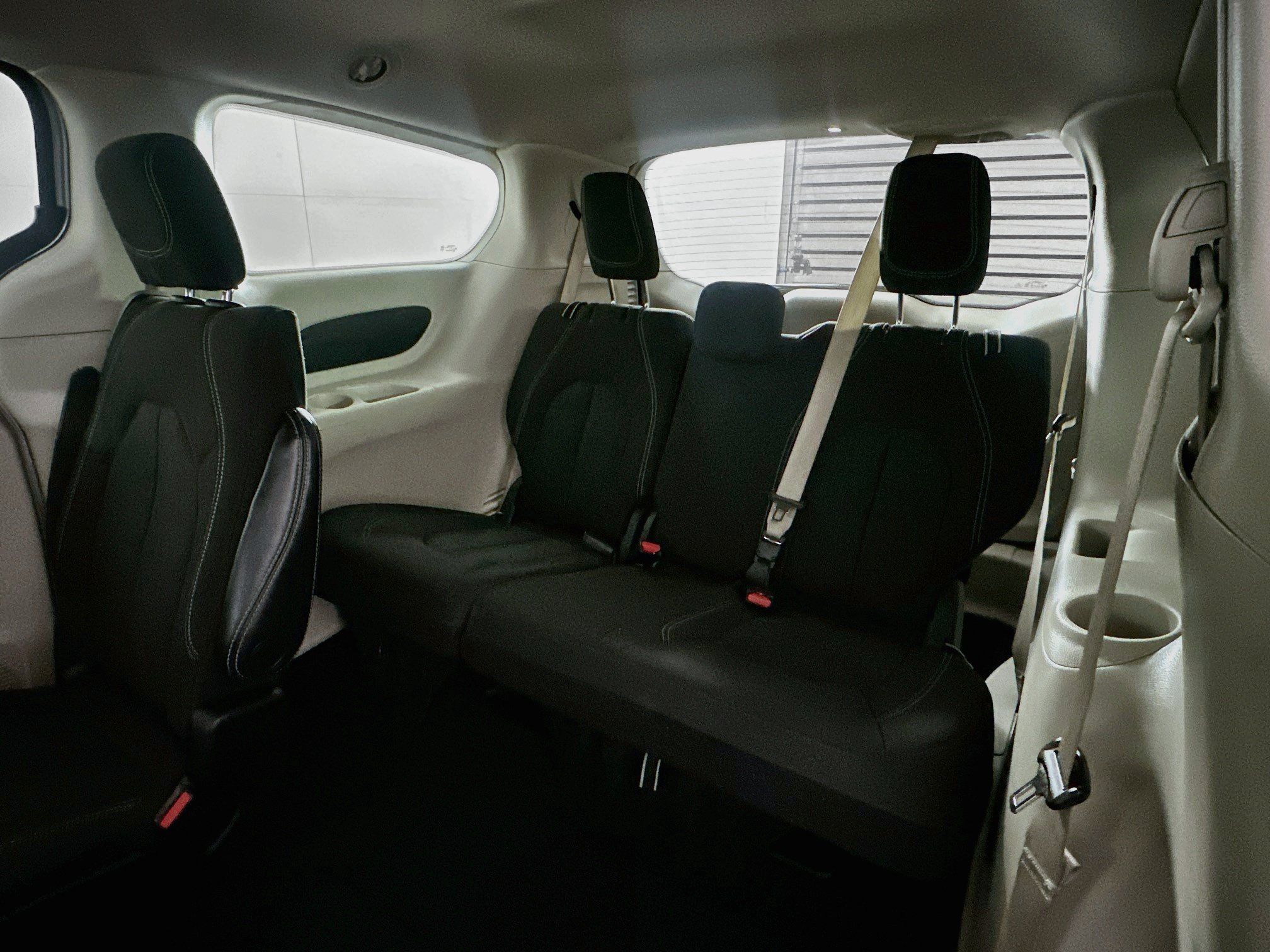 Used 2023 Chrysler Voyager LX FWD image 26