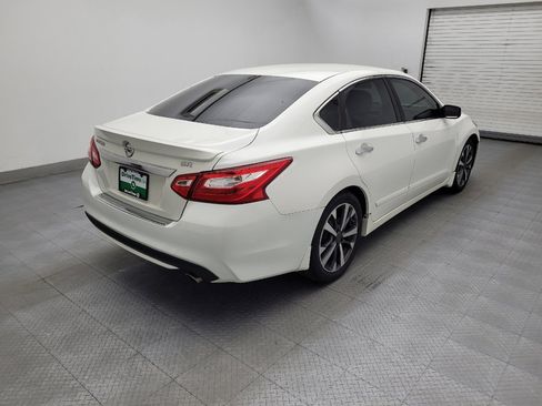 Used 2016 Nissan Altima 2.5 SR FWD image 9
