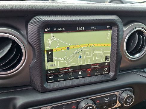 Used 2023 Jeep Wrangler Rubicon w/ Cold Weather Group image 17