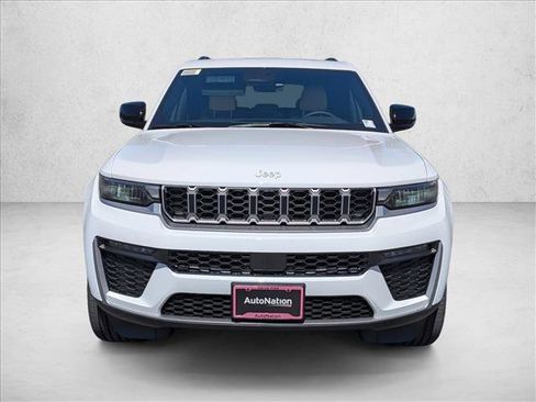New 2026 Jeep Grand Cherokee Limited AWD/4WD image 5