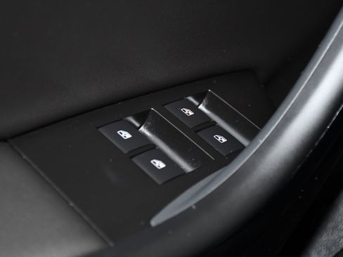 Used 2018 Buick Cascada Sport Touring w/ Dark Effects Package image 39