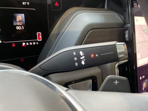 Used 2025 GMC Yukon XL Denali Ultimate w/ LPO, Floor Liner Package AWD/4WD image 33