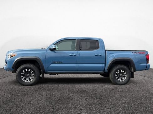 Used 2019 Toyota Tacoma TRD Off-Road w/ Technology Package image 2