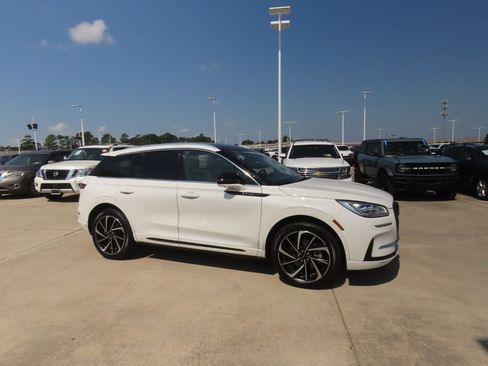 Used 2023 Lincoln Corsair Grand Touring w/ Equipment Group 301A AWD/4WD image 7