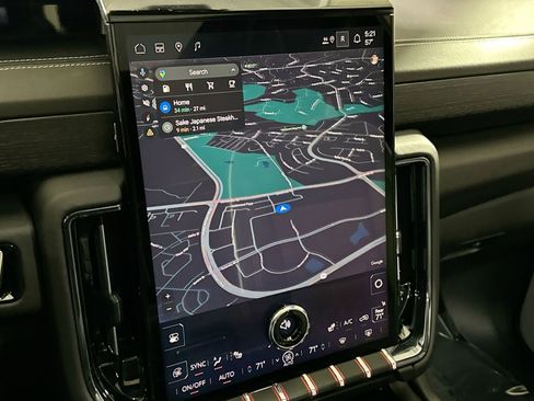 Used 2025 GMC Yukon AT4 Ultimate w/ LPO, Illumination Package image 24